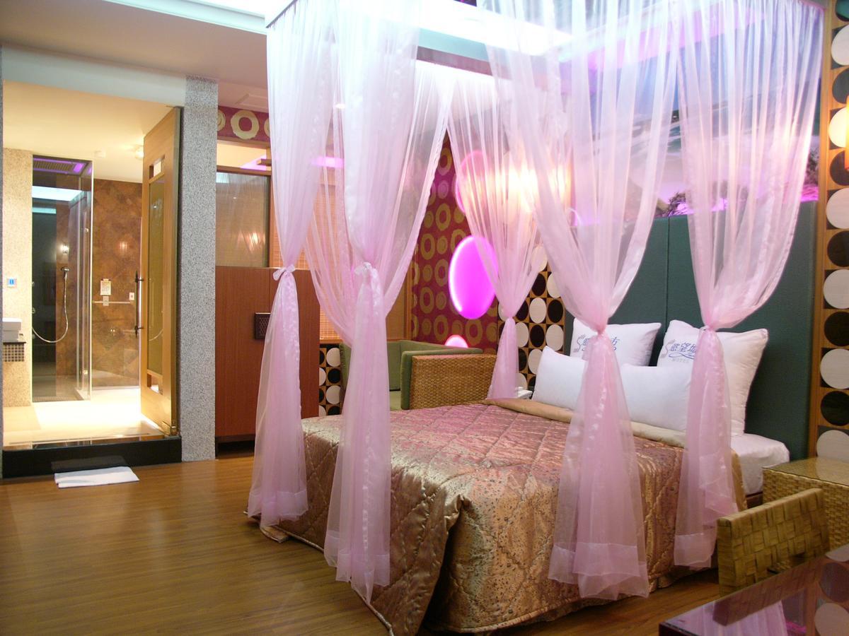 Sexy City Motel Tainan Exterior photo